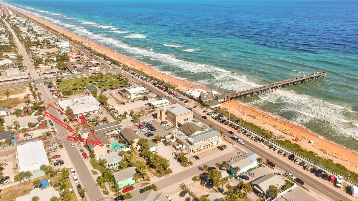 Flagler Beach Condo | Salty Kisses Seaside Condo just steps to the beach and fishing pier