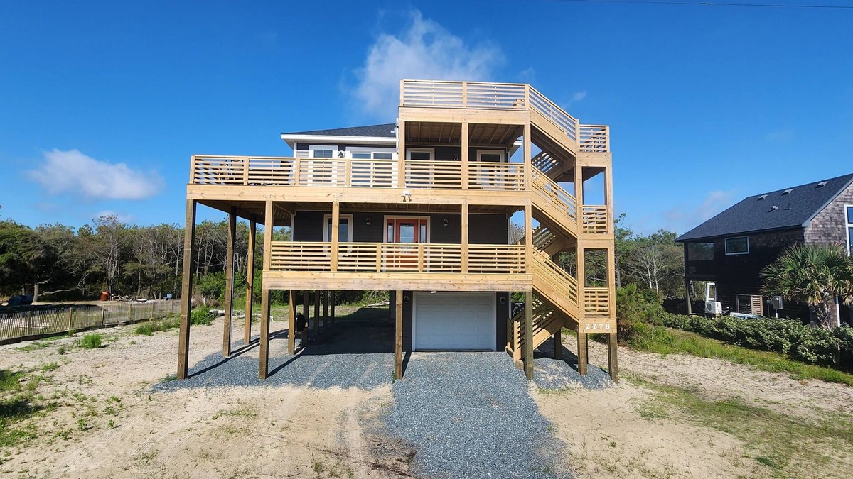 Carova Beach House | Salty Mermaid Lodge: Newly built 2023, Panoramic views, 4X4 area