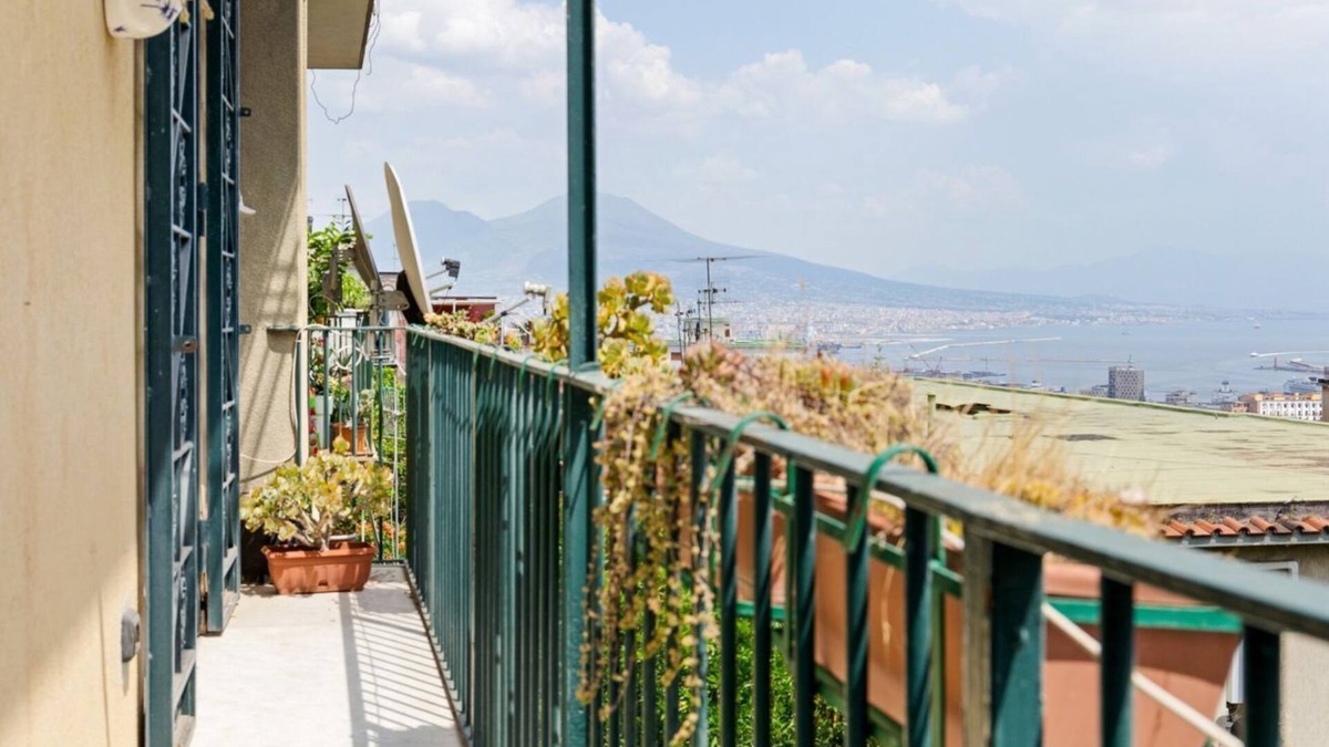 Arenella Apartment | Salvator Rosa Metro station Flat x8