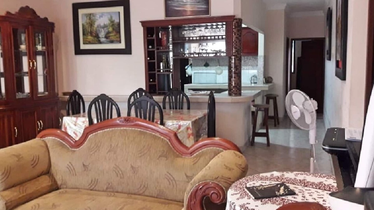 Guayaquil House | SAMANES HOUSE 6 TO 3 MINUTES FROM SAMANES PARK