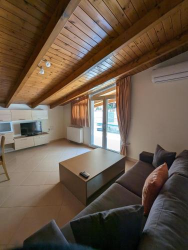 Kamena Vourla Apartment | Samaras Apartments in Kamena Vourla