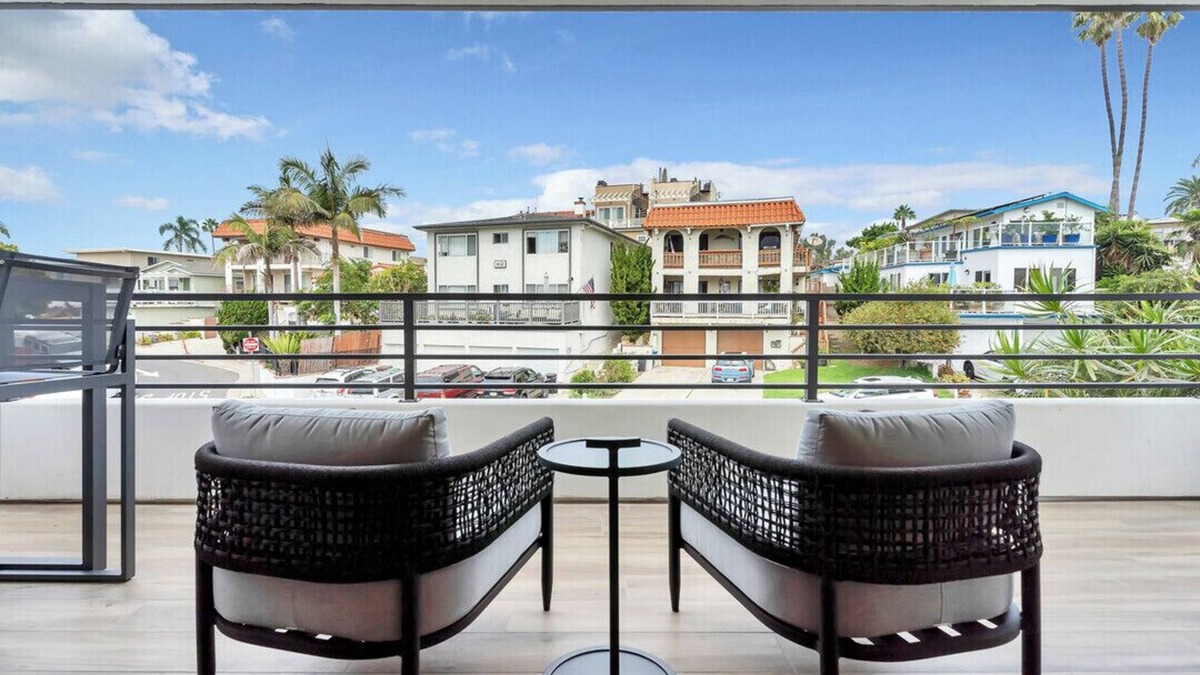 San Clemente Condo | San Clemente Beach House-2 Bed, 2 Bath + Loft- Sleeps 6