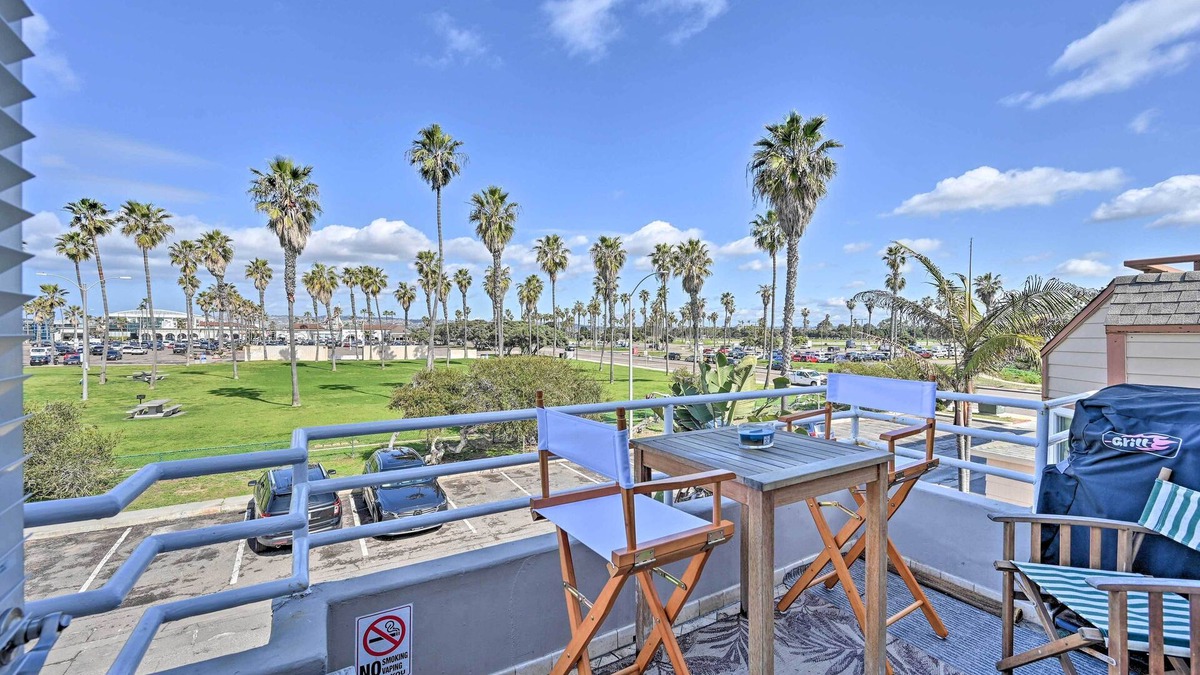 South Mission Beach Condo | San Diego Condo w/ Grill - Walk to Beach!