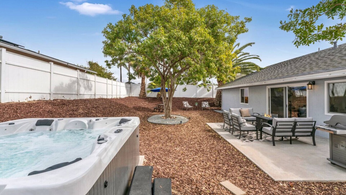 Bay Ho House | San Diego Retreat w/Hot Tub Near Beach & Downtown