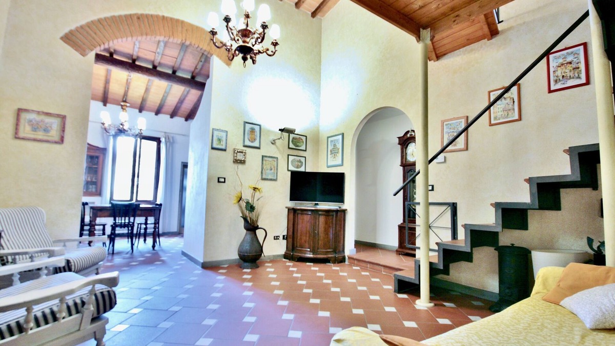 San Lorenzo Apartment | San Gallo - Typical spacious apartment in the historic centre