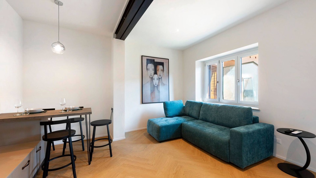 Giaveno Apartment | San Lorenzo Apartment with Balcony and Air Conditioning