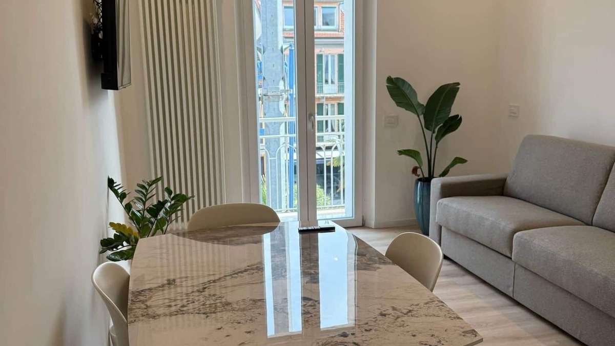 Zona Risorgimento Apartment | San Lorenzo Columns Apartment - POG 1-4