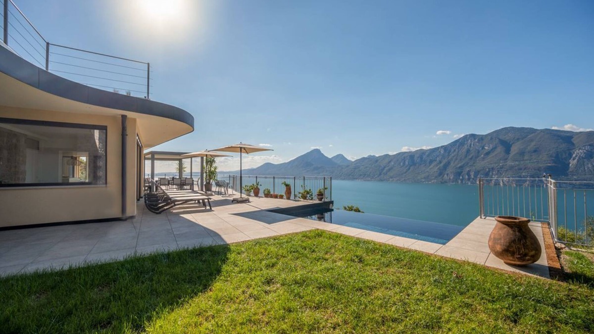 Brenzone sul Garda Villa | San Zeno - Three Bedroom Villa, Sleeps 8
