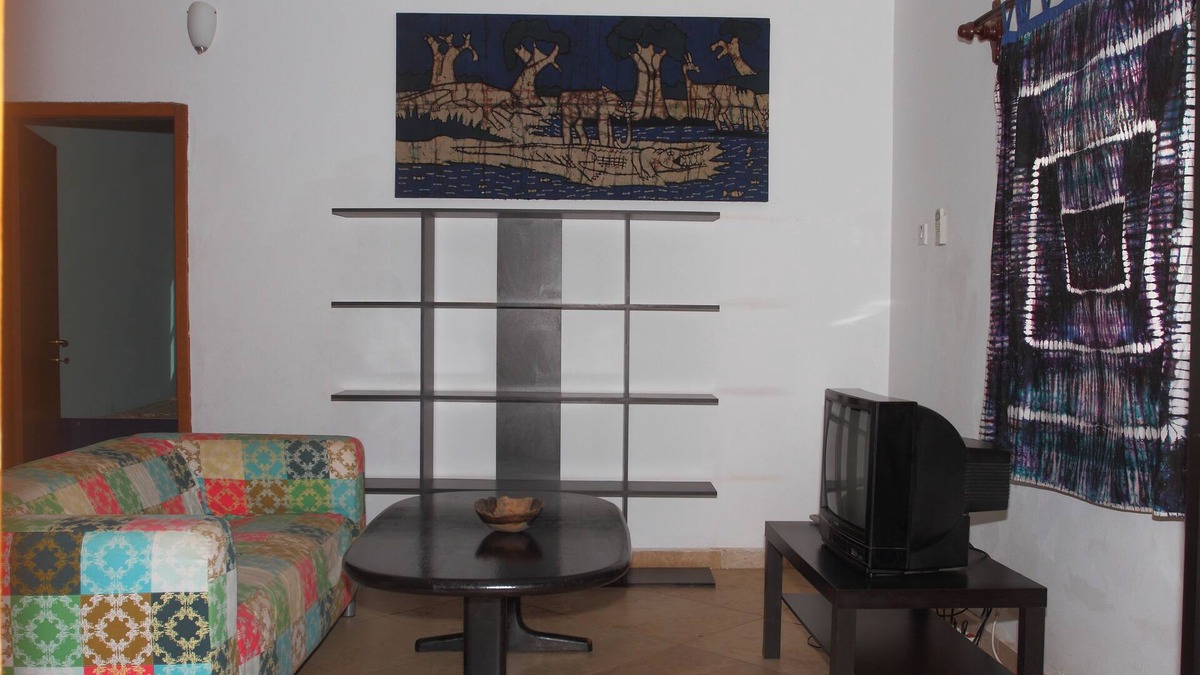 Serrekunda Apartment | Sanchaba Yellow Apartment - Blue suite