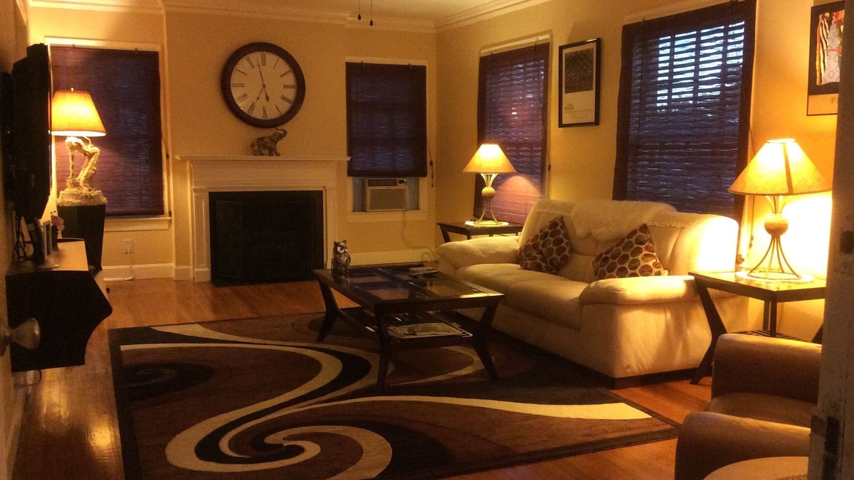 South Central Houston Apartment | SANCTUARY: Huge 2/1 apt, K & Q BR, wifi, W&D. Near MedCntr, DT, NRG, TSU/UH
