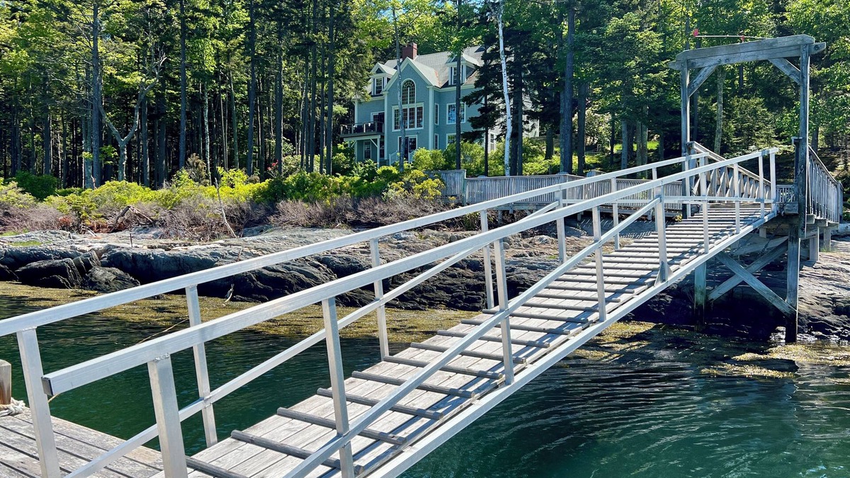 Harpswell House | Sanctuary - The perfect waterfront setting for your summer vacation