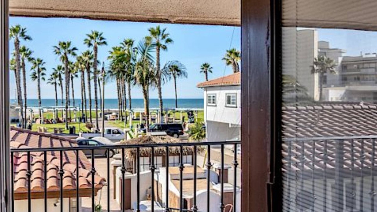 Imperial Beach Hotel | Sand Castle Inn
