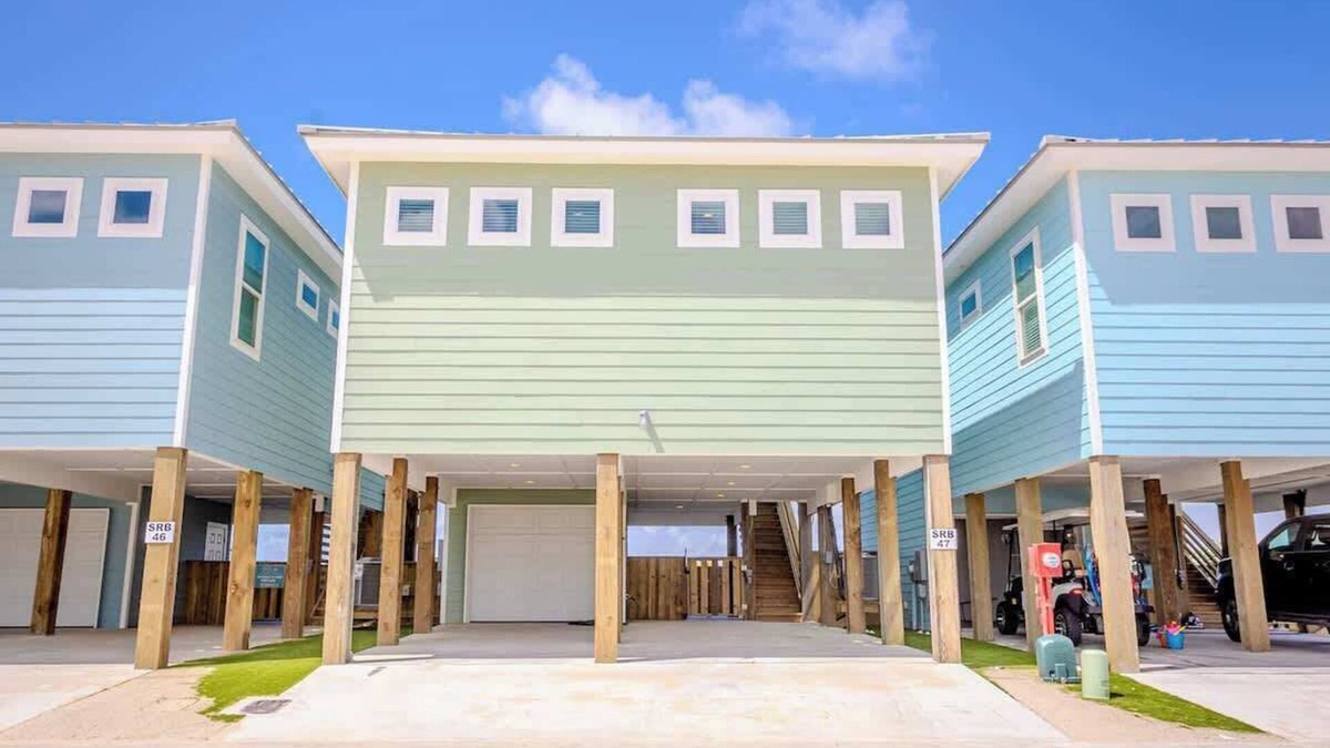 Port Aransas House | Sand Dollar Dream | Private Boardwalk