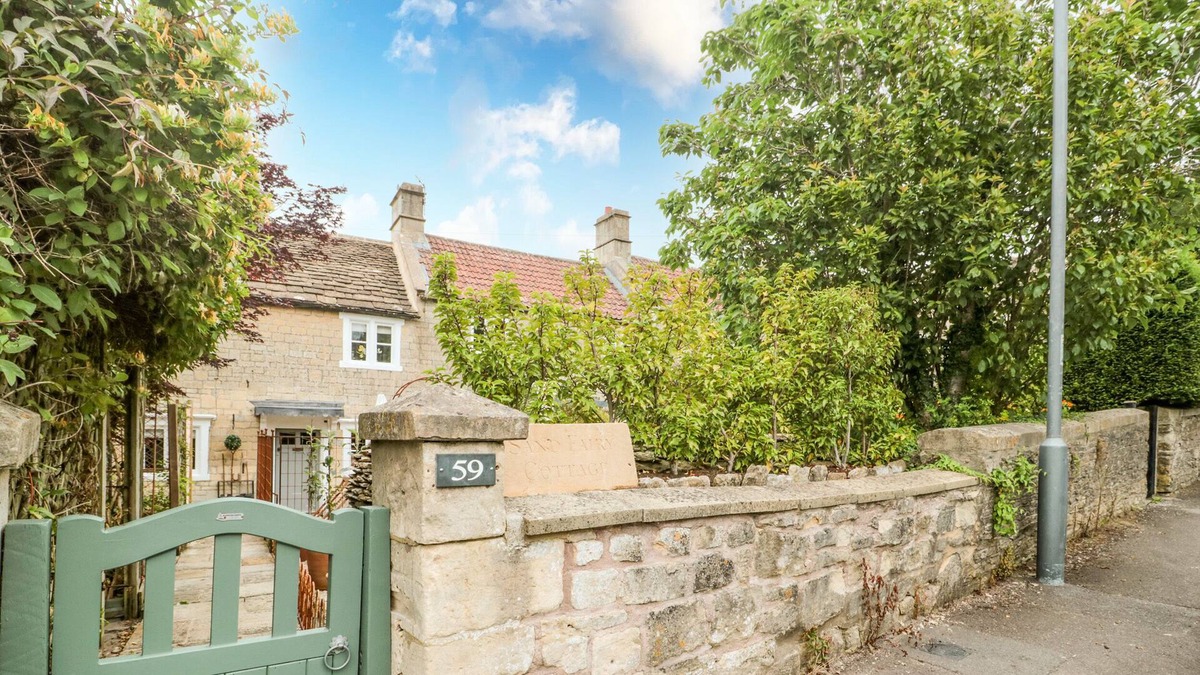 Bathford Cottage | SAND FAIRY COTTAGE, pet friendly, character holiday cottage in Bath