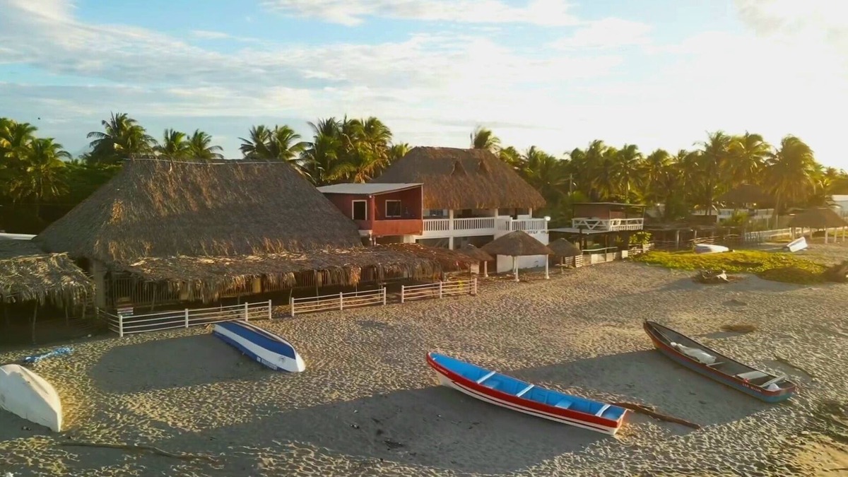 Playa Las Hojas Hotel | Sand paradise in Playa Las Hojas, 3 queen bed hotel suite