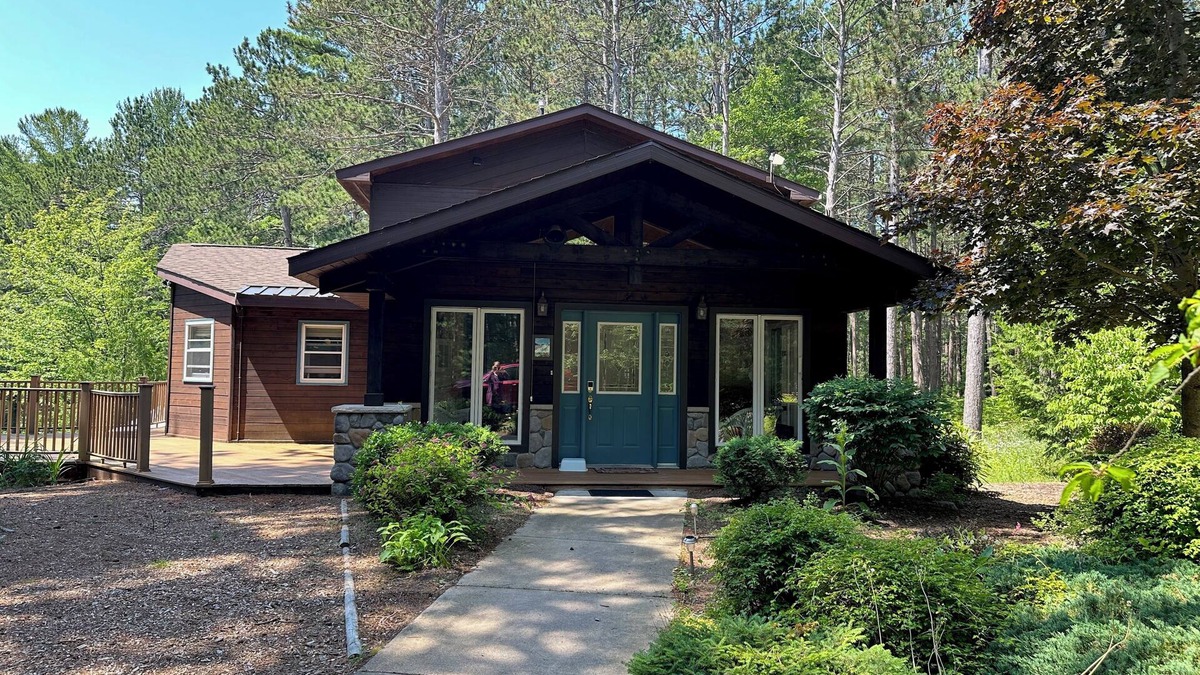 Rumely House | Sand River Resort - Sauna, River & Lake Superior Access