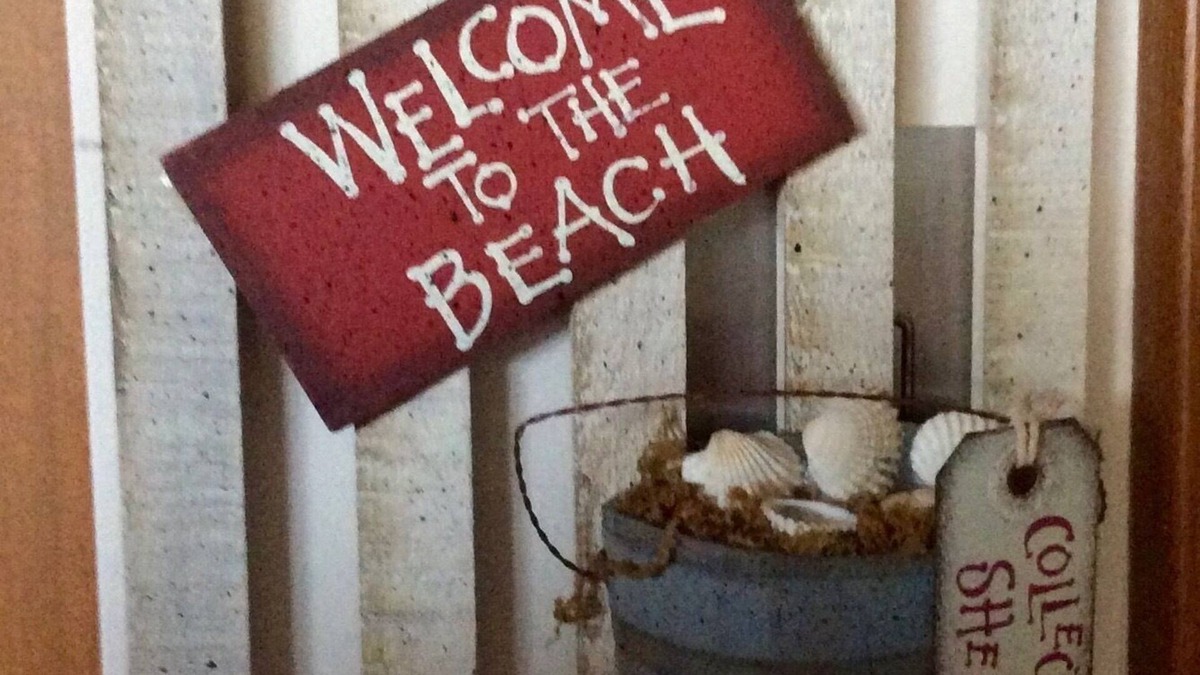 The Strand Apartment | Sand Section Studio in Manhattan Beach, ½ Block to the Sand, South End, PARKING!