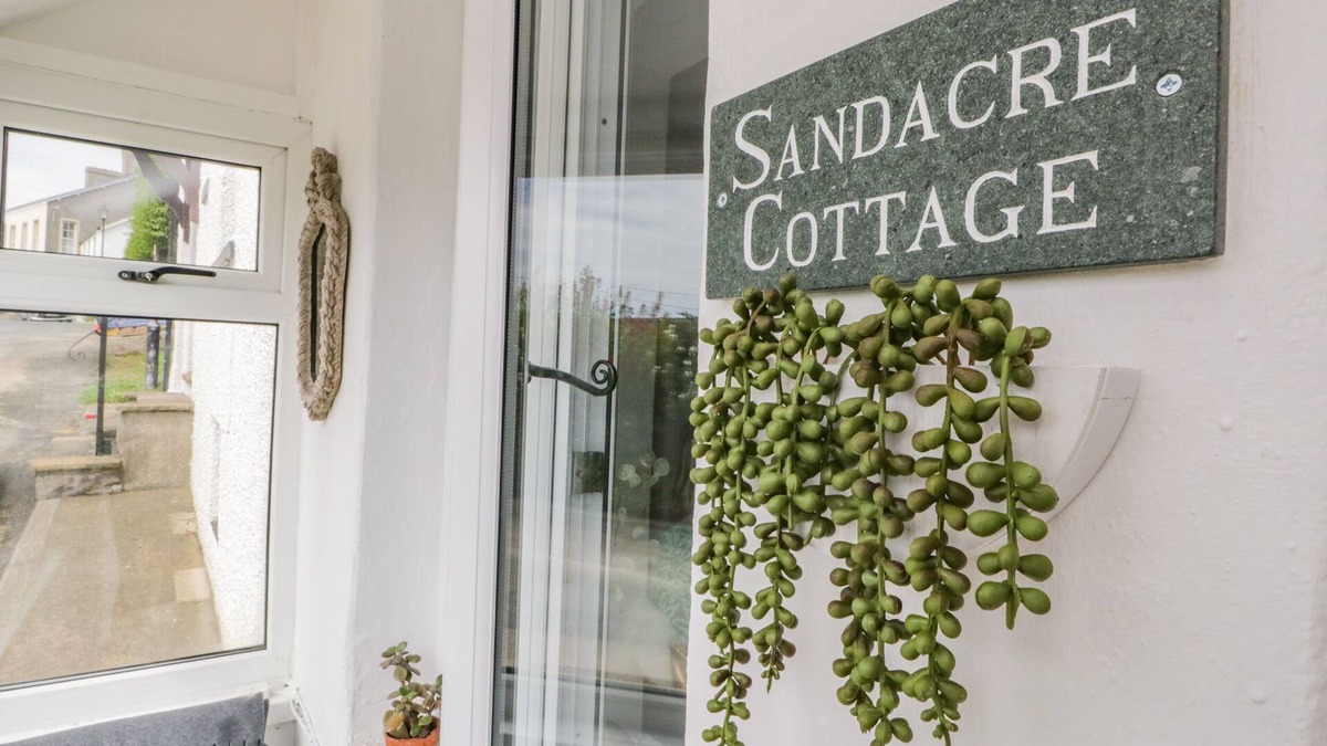 Bardsea Cottage | SANDACRE COTTAGE, family friendly in Bardsea