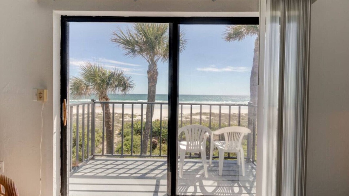 Southern Shores House | Sandal Sand Cottages on Beach