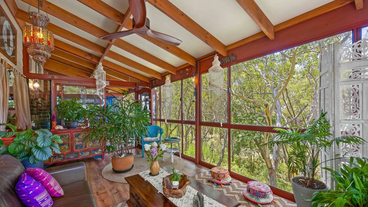 Dunbogan House | Sandalwood - Two-bedroom holiday house surrounded by peaceful bushland