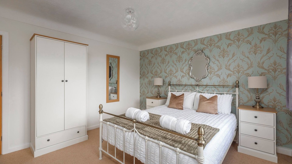 Sandbanks Apartment | Sandbanks Peninsula | Beach | 4 Guests