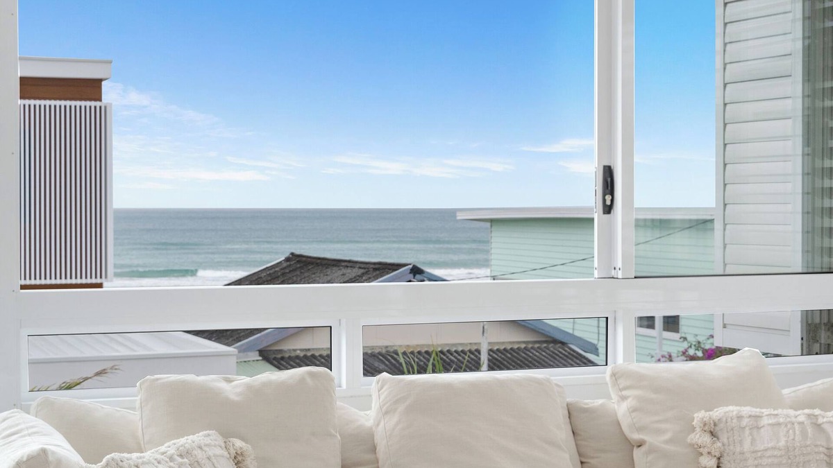 Palm Beach House | Sandbar - Beachside 4 bedroom house