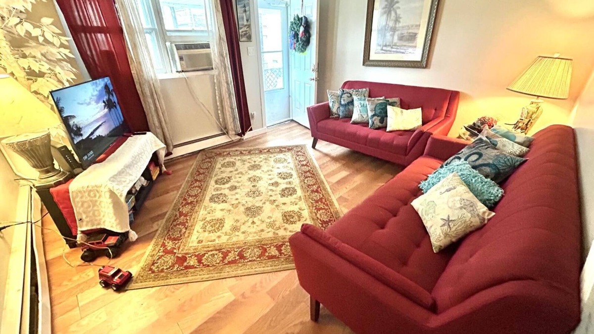Pittston Apartment | Sandcastle Downtown I Laundry -Smart TV- Kureg- Near YMCA Highway & Hospitals