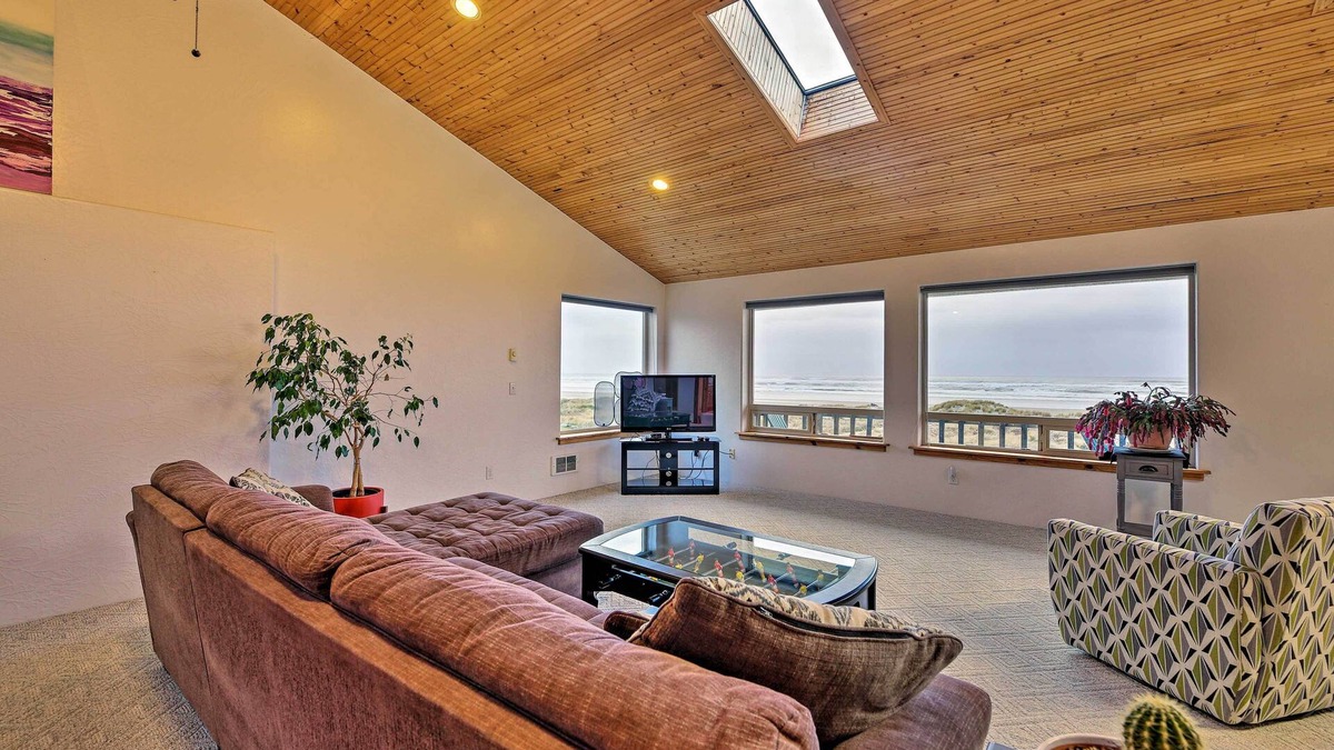 Waldport Apartment | Sanderling Sea Cottages, Unit A: Pet Friendly!