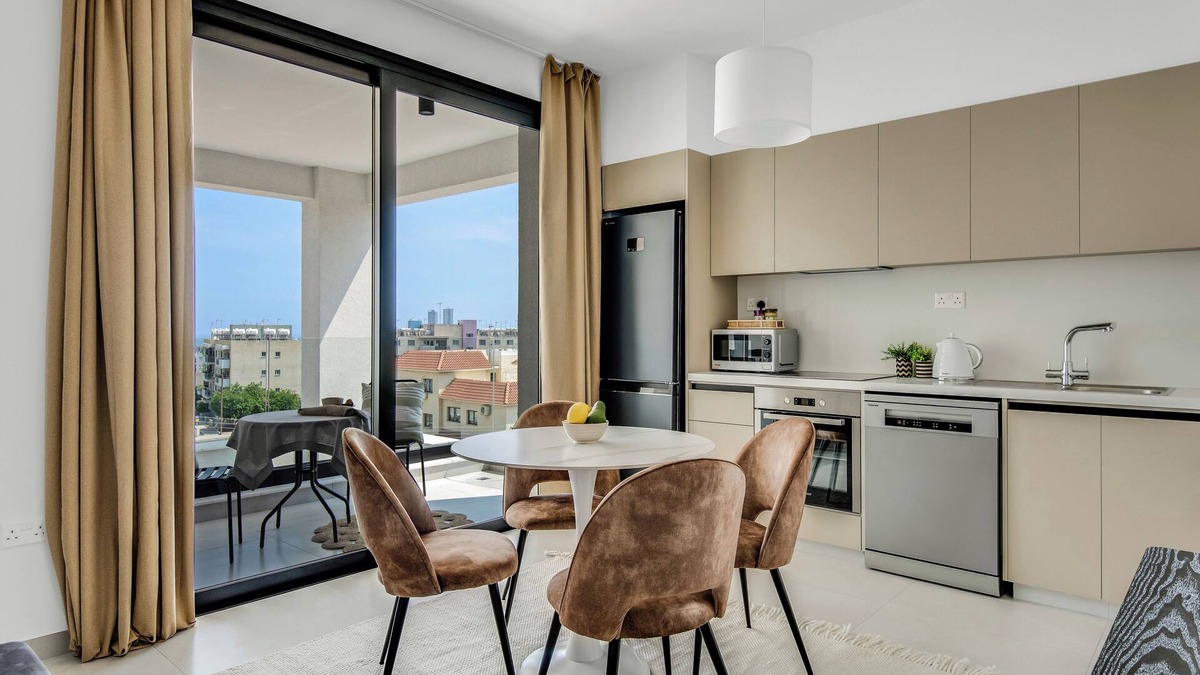 Agios Athanasios Apartment | Sanders Elgio - Adorable Studio with Balcony