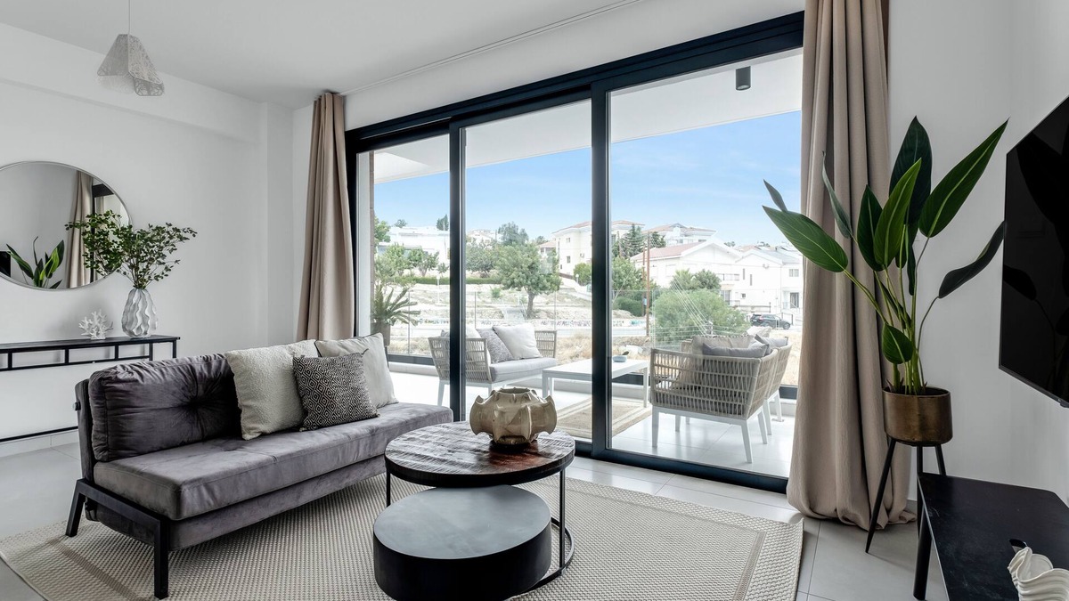 Agios Athanasios Apartment | Sanders Elgio - Neat 3-Bdr Apt with Rooftop