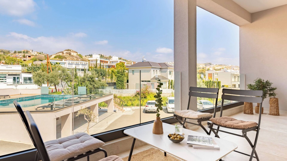 Agios Tychon Apartment | Sanders River Plaza - Chic 2-Bdr Apt with Balcony