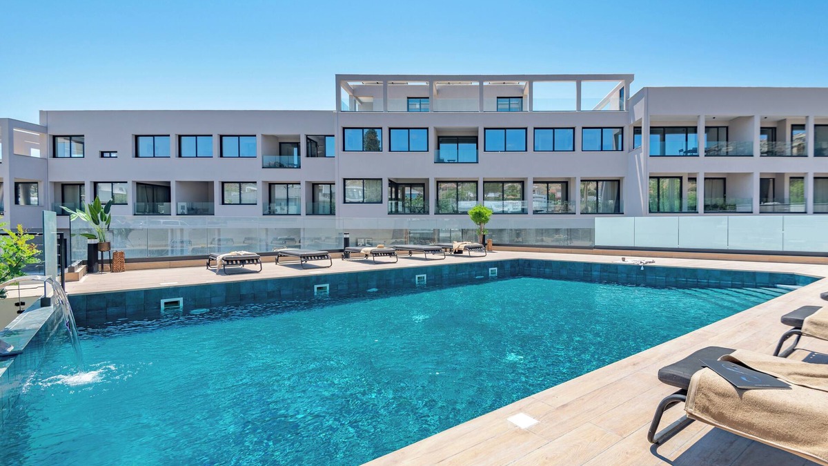 Agios Tychon Apartment | Sanders River Plaza - Cozy 1-Bdr Apt with Balcony