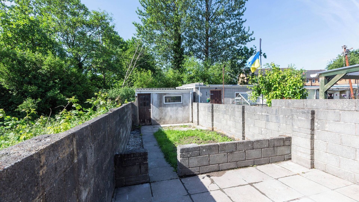 Gorseinon Villa | Sandfields House