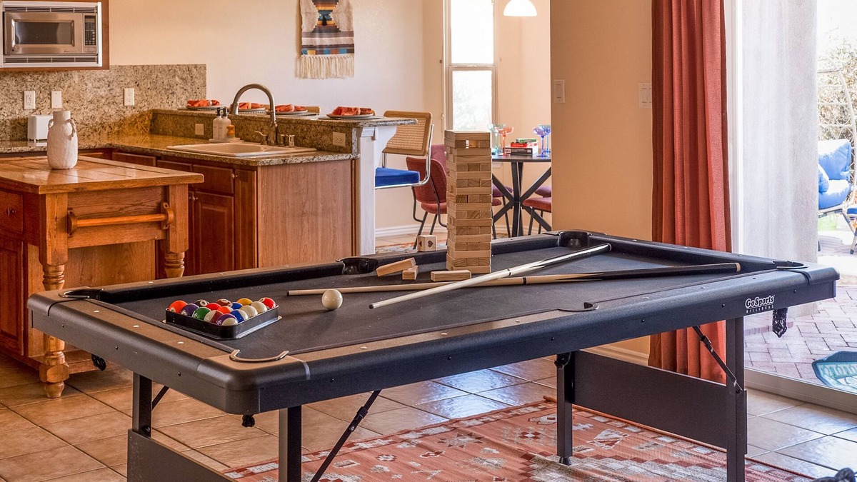 Nor Este House | Sandia Retreat: 6Br - 15min to airport - Games