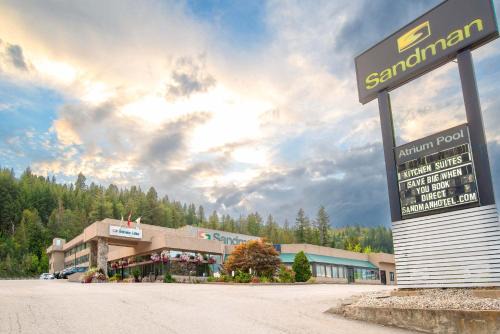Castlegar Hotel | Sandman Hotel Castlegar