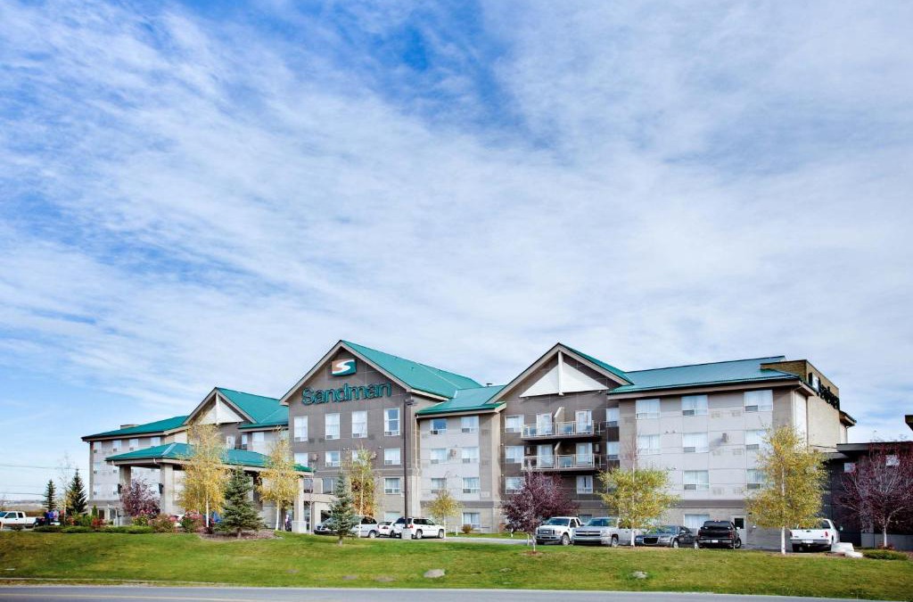 Northwest Calgary Hotel | Sandman Hotel & Suites Calgary West
