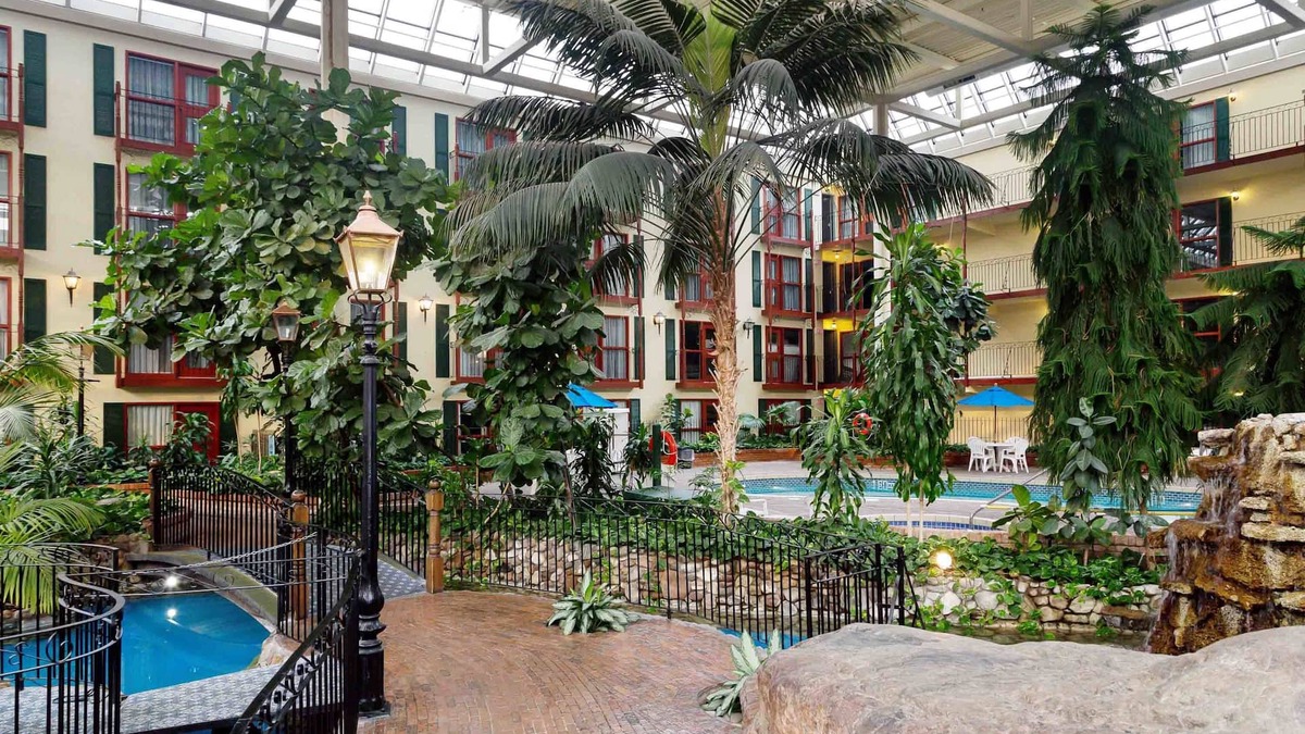 Downtown Hotel | Sandman Signature Lethbridge Lodge