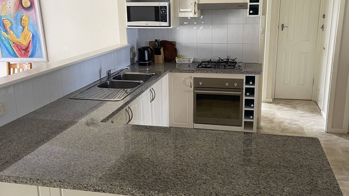 Jurien Bay House | Sandowne House - Families and fisher peoples favourite close to beach
