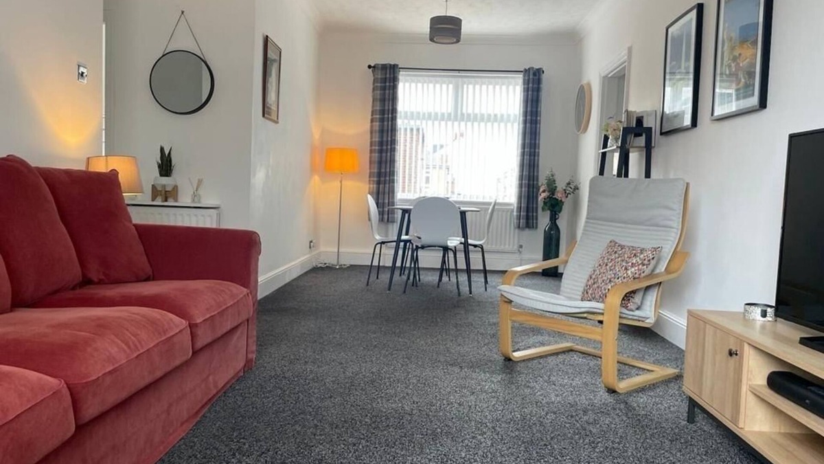 Seaton Sluice Apartment | Sandpiper - 5 minutes from the beach!