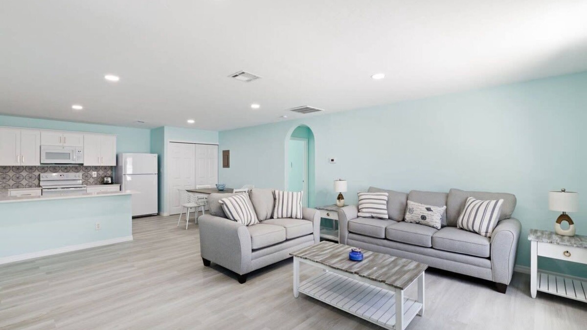 Bonita Springs Apartment | Sandpiper Suite- Cute 2BR Fenced Yard Pet Friendly