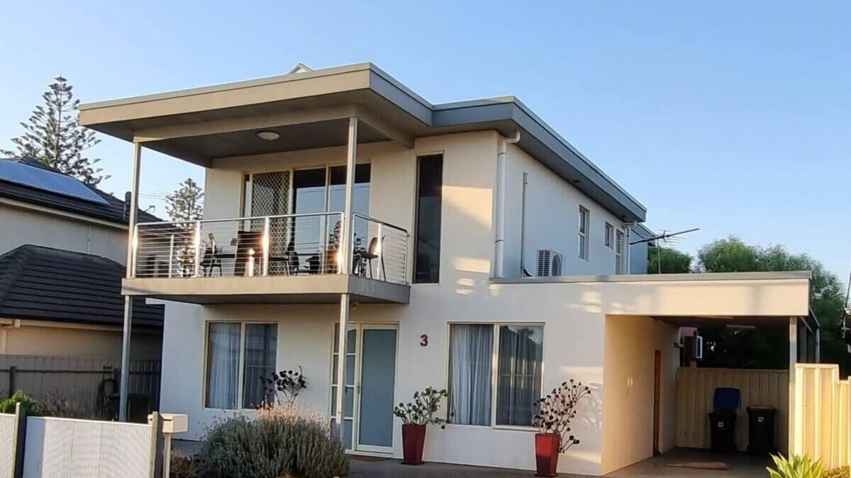 Largs North House | Sandrift by the beach