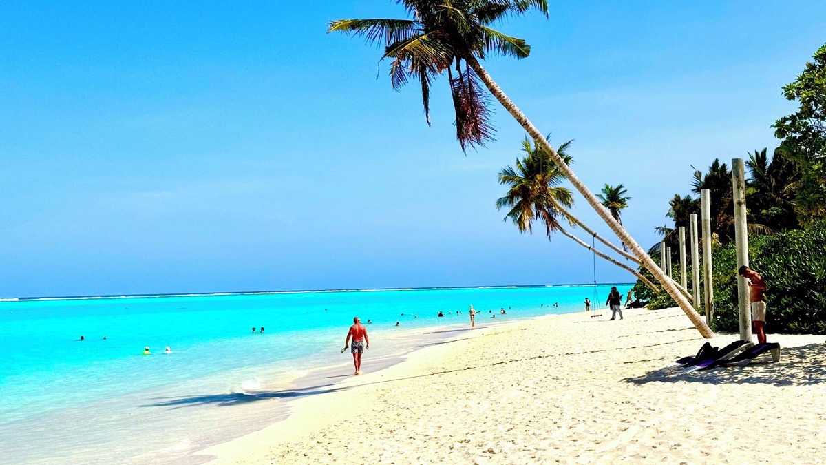 Thoddoo House | Sands Garden Hotel
