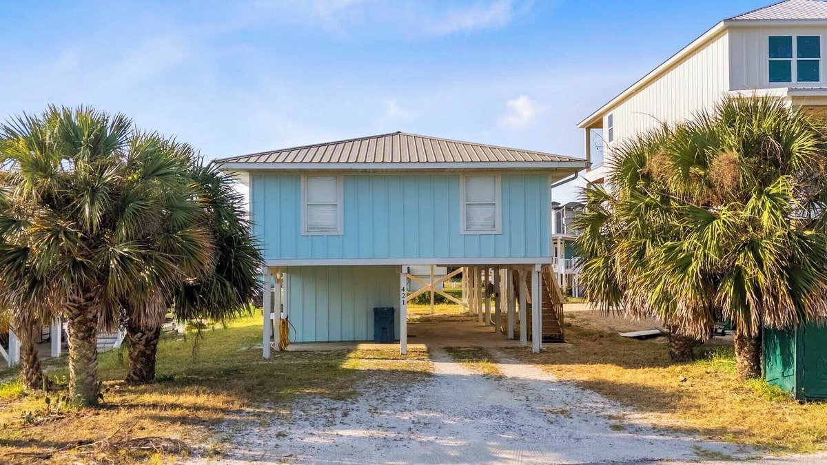 Gulf Shores House | 🏖️Sands of Time | Pet Friendly 2BR Home | Prime Location | Walk to the Beach