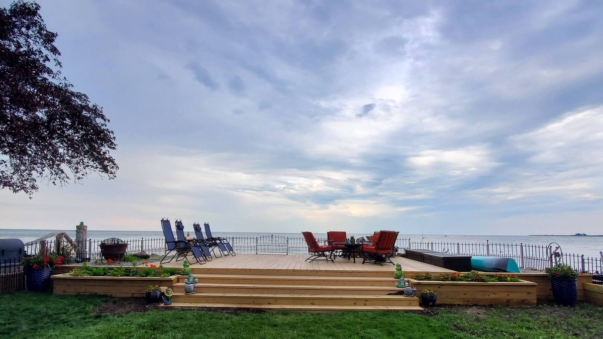 Bay City House | Sandy Beach on Saginaw Bay. Sleeps 10