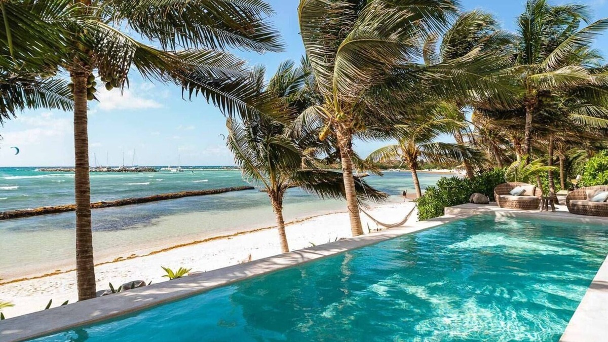 Puerto Aventuras Villa | Sandy Beachfront Villa Rental in Puerto Aventuras