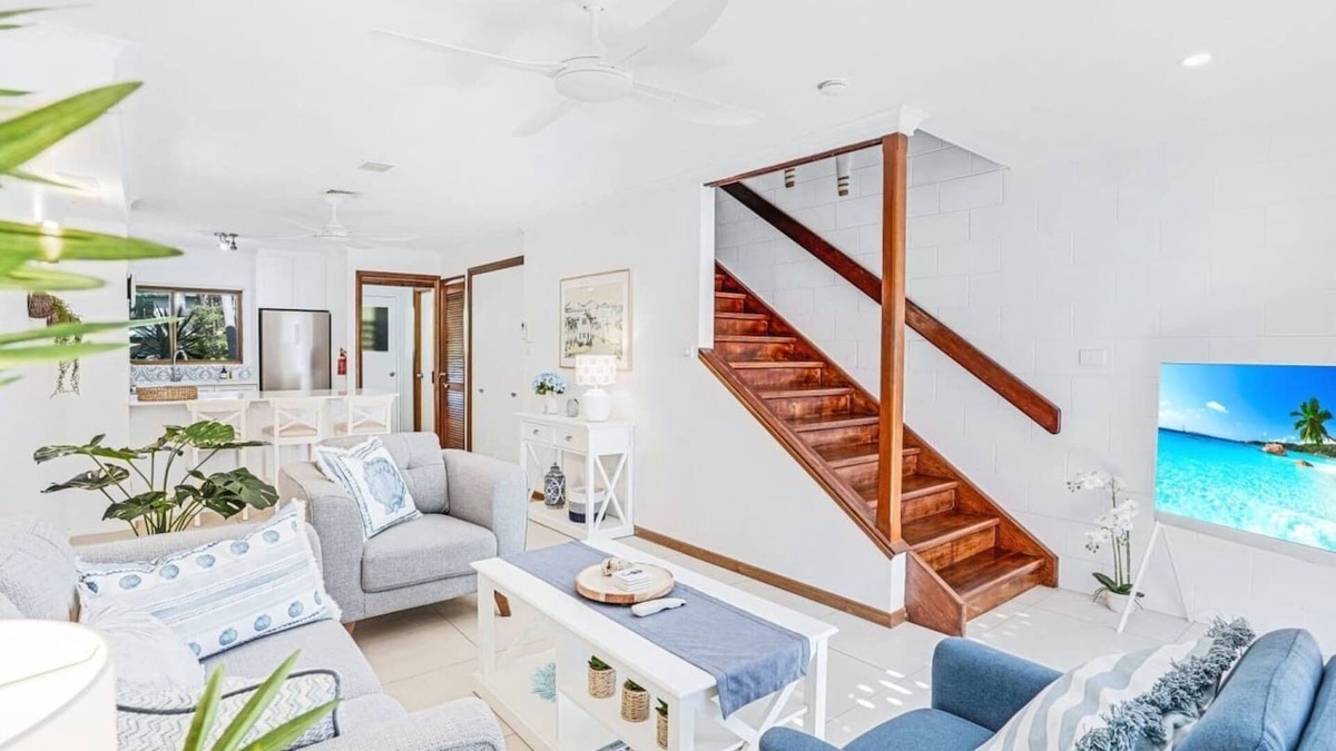 Port Douglas House | Sandy Feet- Luxury Coastal Escape, Stylish Hideaway in the Heart of Port Douglas at Four Mile Beach