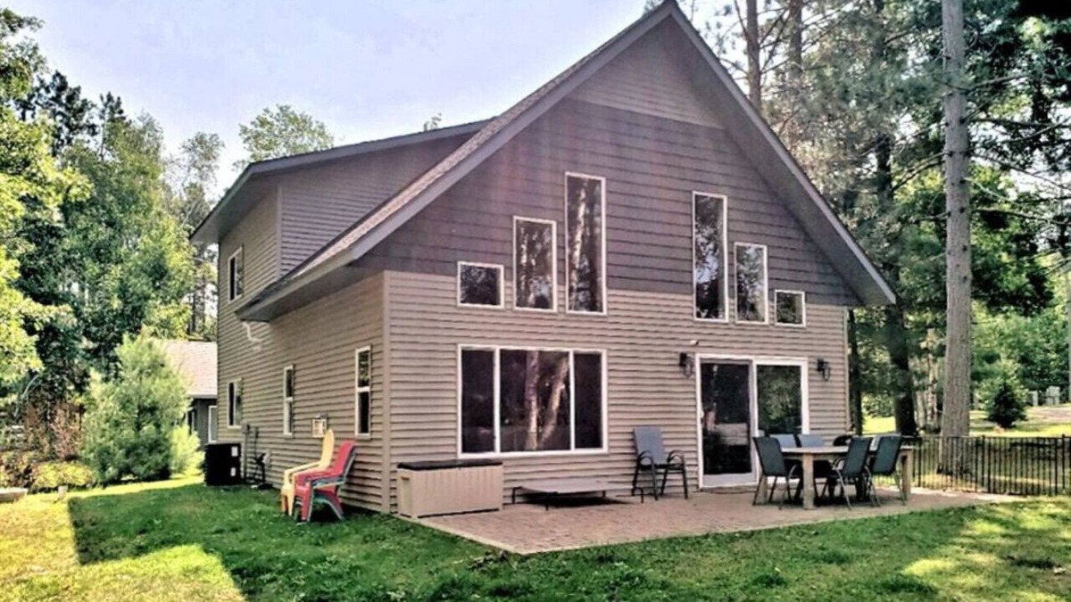 Hunter Cabin | Sandy Point on The Chippewa Flowage