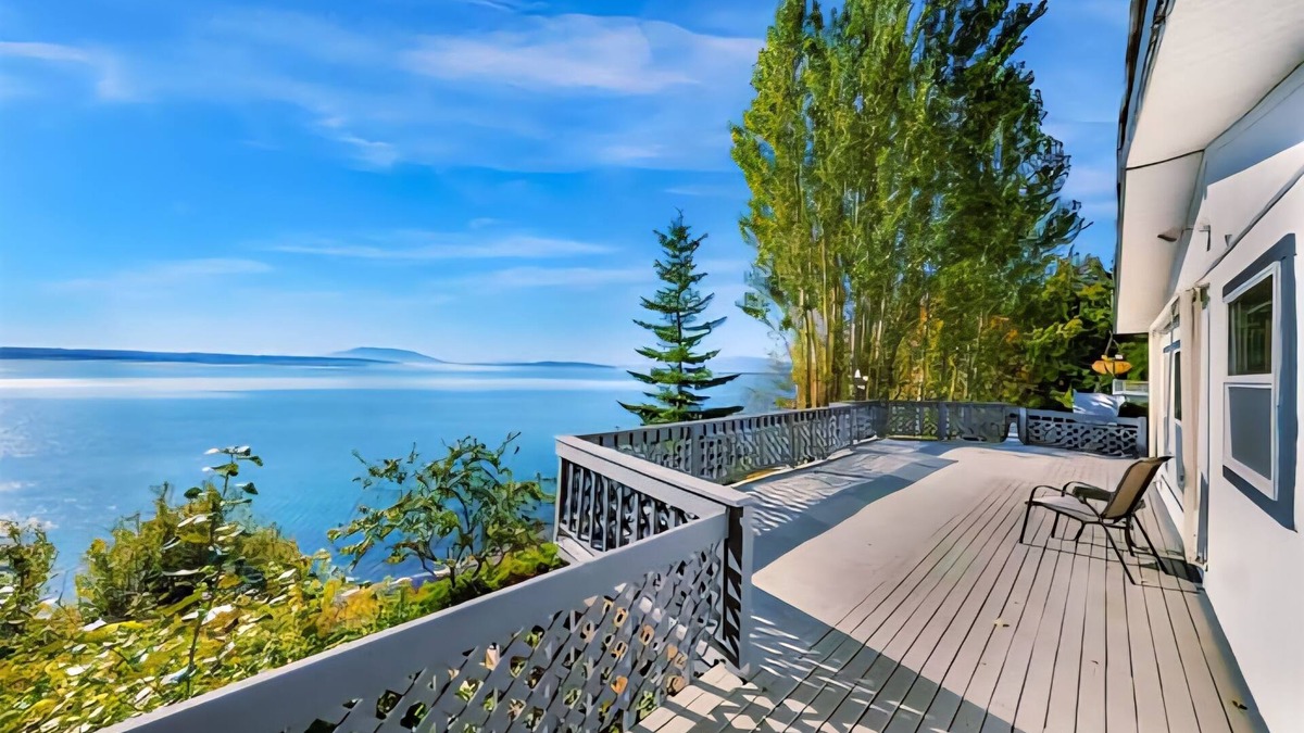 Ferndale House | Sandy Point Waterfront Retreat