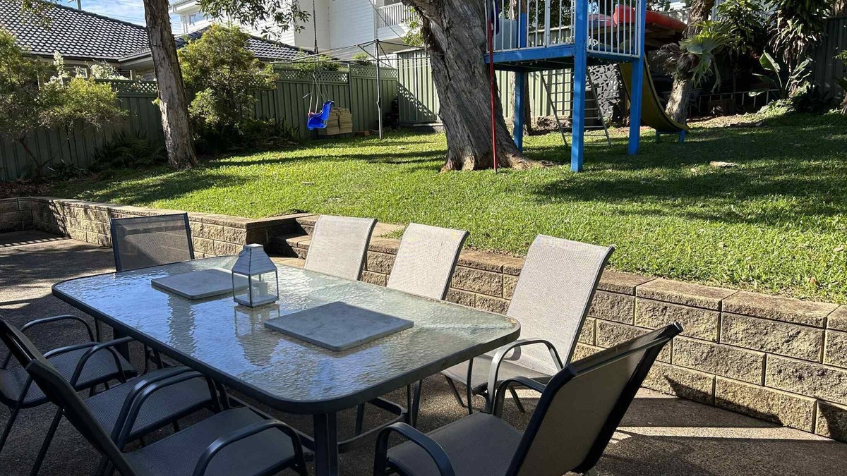 Sandy Beach House | Sandy Stays - n2 minute walk to the beach.