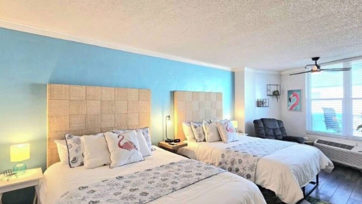 Lenox Park Condo | Sandy Toes! A bright and vibrant studio condo in Daytona Beach FL Unit 418!